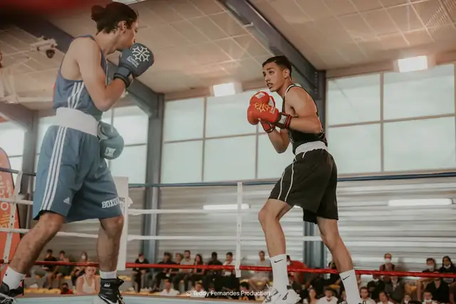 Ring de boxe au club TMBC Toulouse