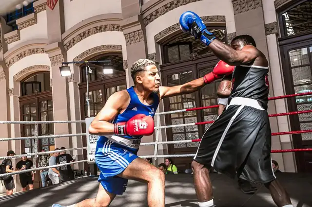 Ring de boxe au club TMBC Toulouse