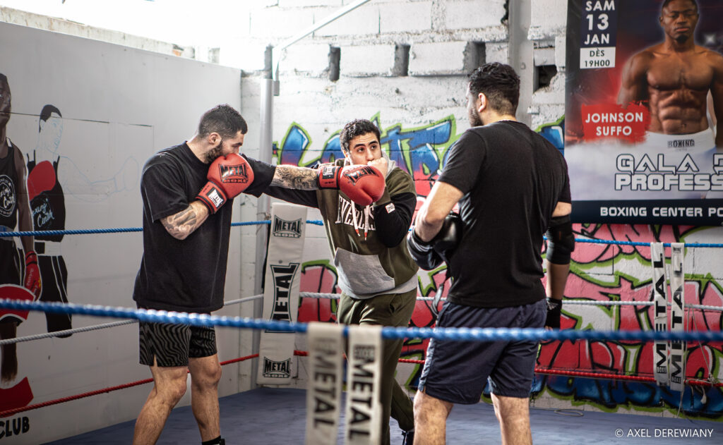 Mehdi est un ancien boxeur et le coach de boxe anglaise loisirs