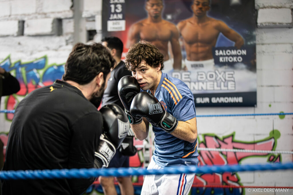 Nos cours de boxe loisirs permettent aux débutants d'apprendre la boxe.